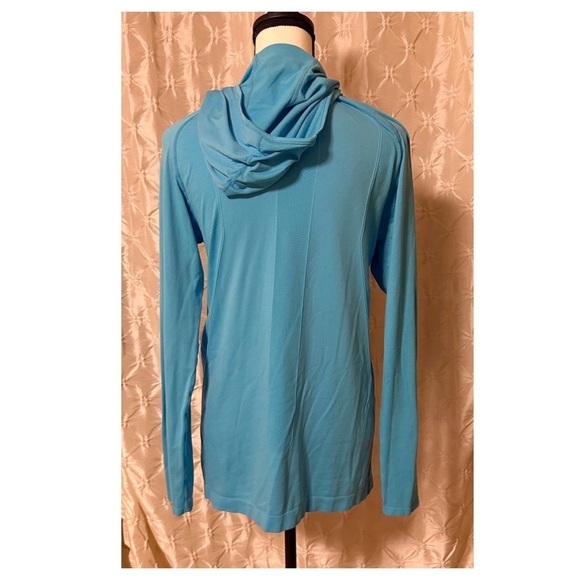 Zyia Active Light Blue Peak Performance Lightweight Long Sleeve Hoodie - Picture 2 of 9